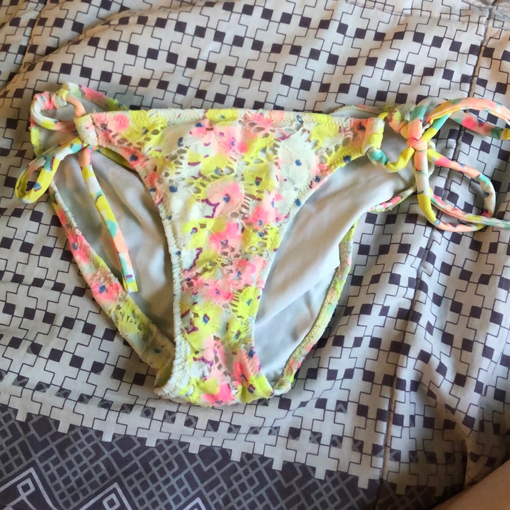 Victorias Secret bikini bottoms